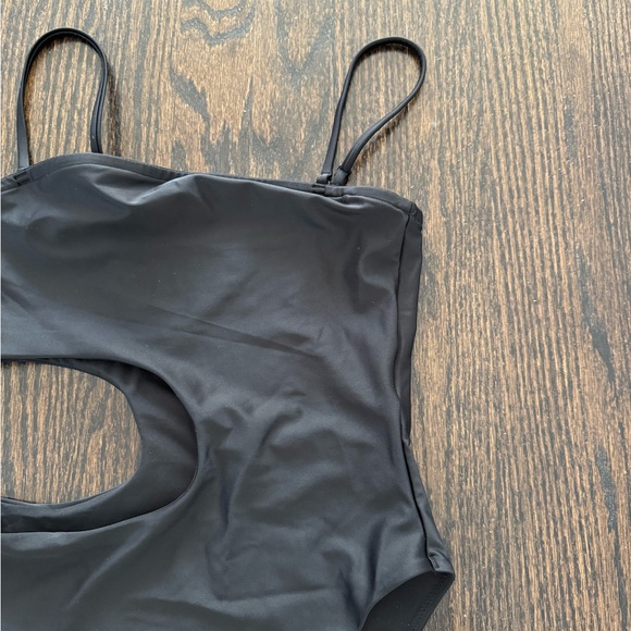 One Piece Cut Out Swimsuit - Picture 2 of 2